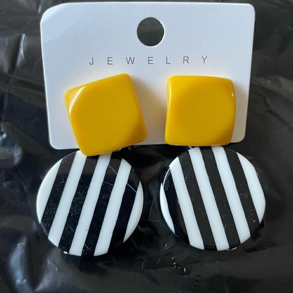 🔵Bold black white and yellow drop and dangle earrings - Picture 1 of 3
